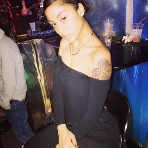 Meet your Posher, Ester